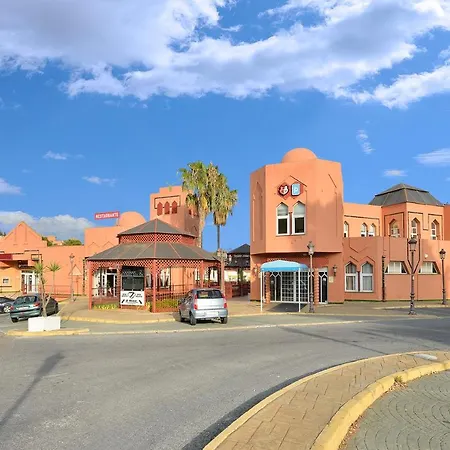 Spacious In Marbella, Pool *