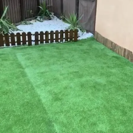 Apartment Spacious Poolside